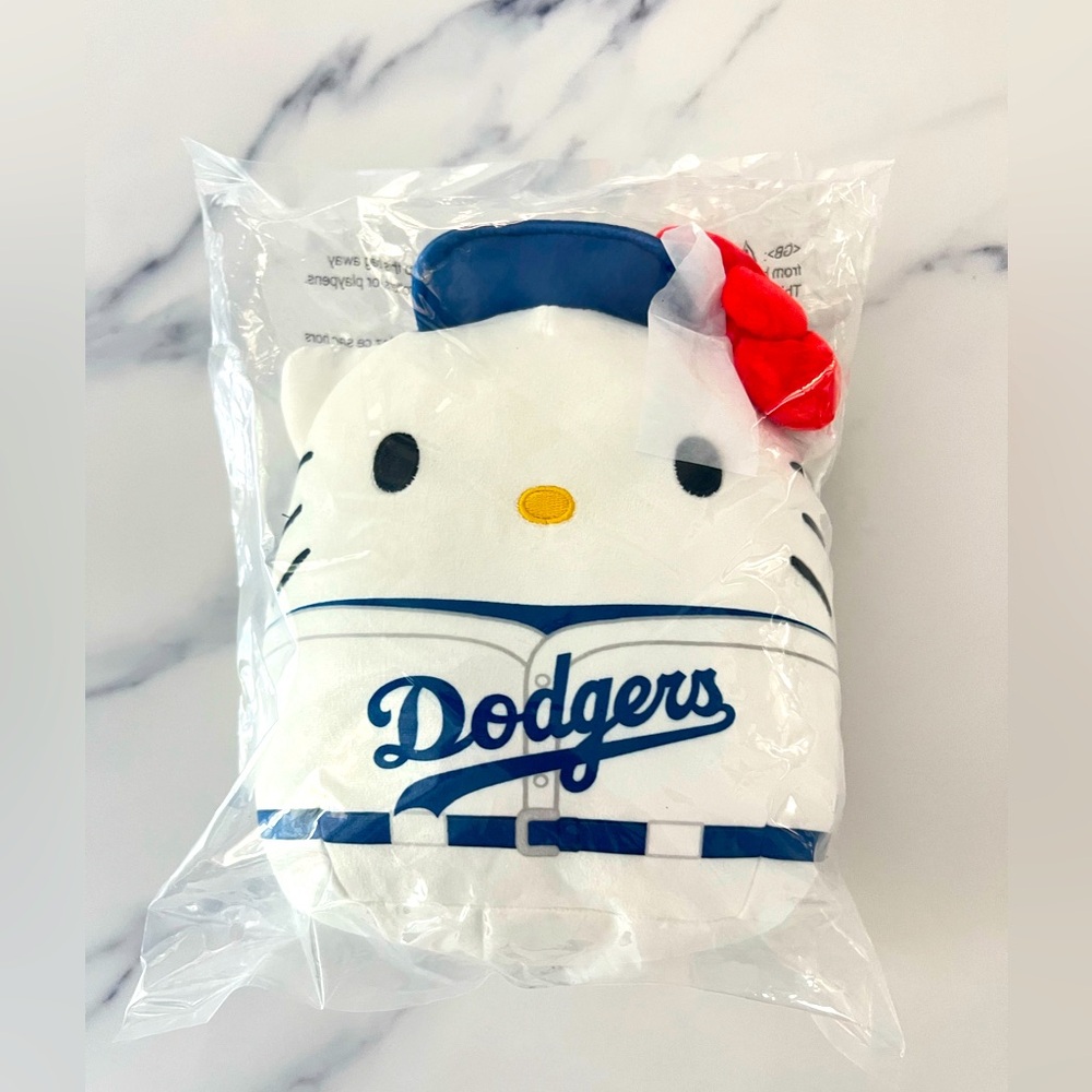 2025 Los Angeles Dodgers Hello Kitty Squish  Plush 4/14/25 New Limited Edition